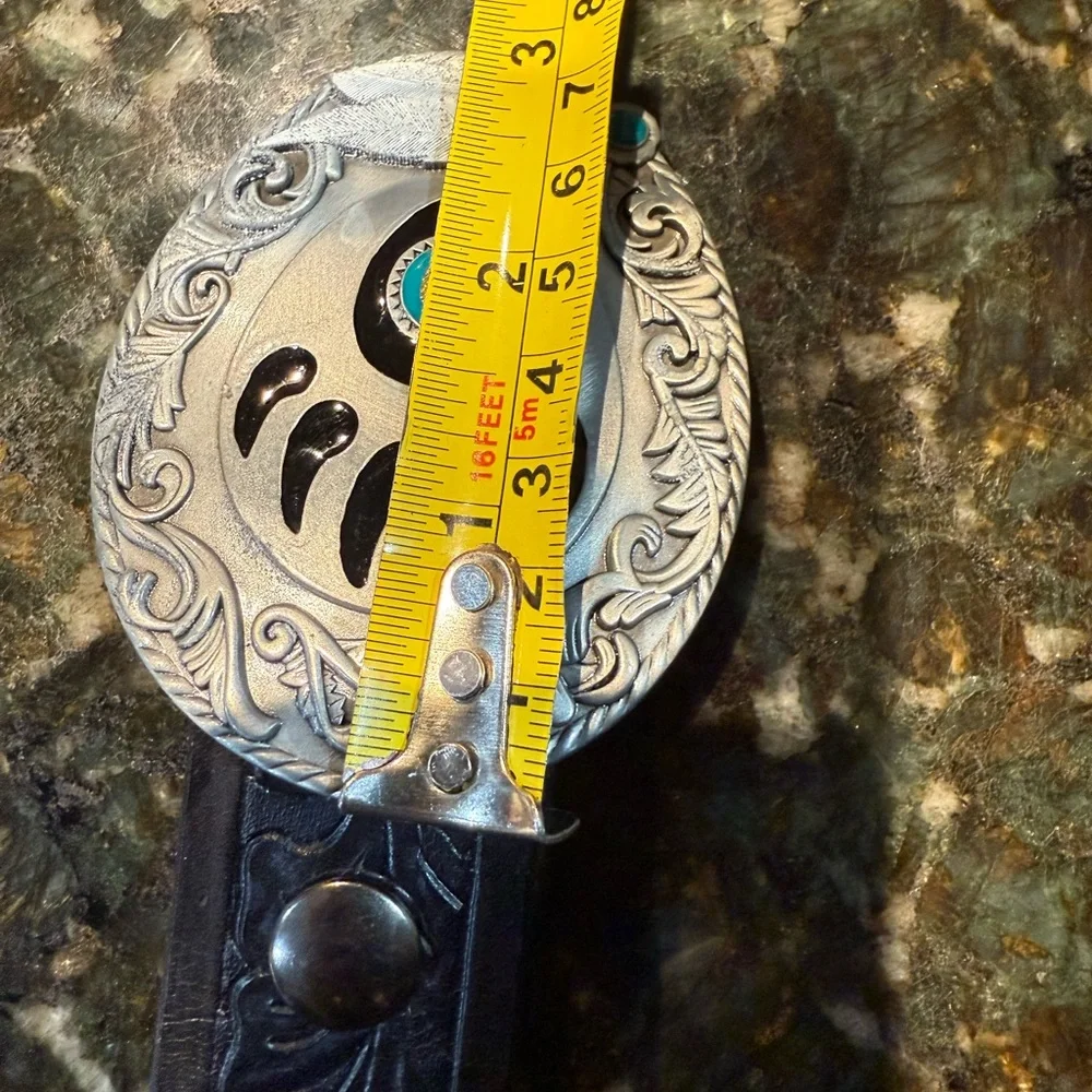 Siskiyou Vintage 1995 Bear Baw Silver‎ Belt Buckle Black Leather Belt 41”